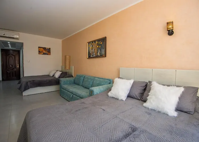 Elegant With Private Access At Scandic