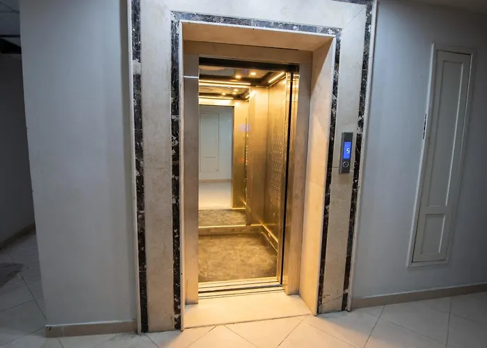 Apartman Elegant With Private Access At Scandic