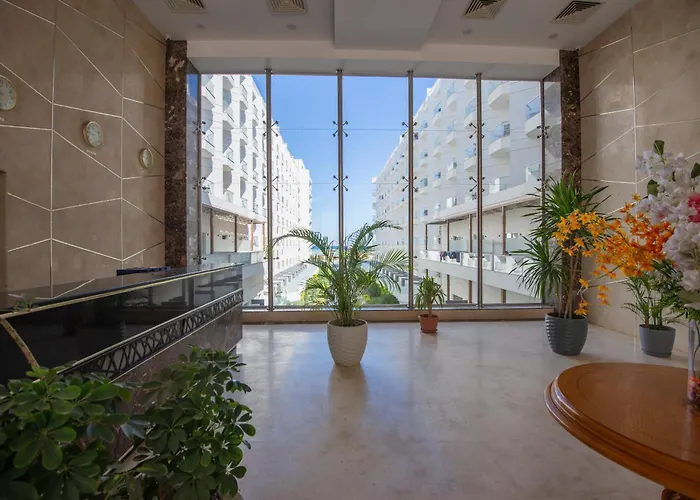 Elegant With Private Access At Scandic * Gurdaka