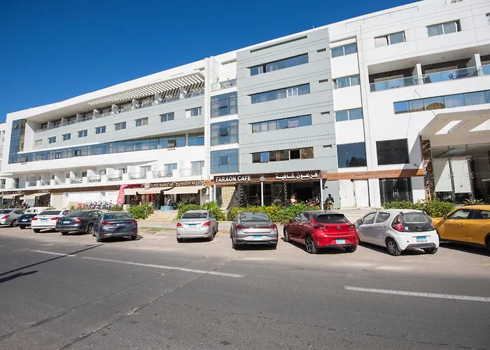 Elegant With Private Access At Scandic * Gurdaka