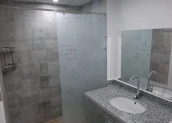 Elegant With Private Access At Scandic * Gurdaka